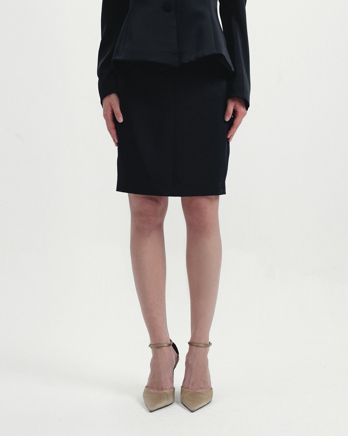 The Valerie Pencil Skirt in Noir