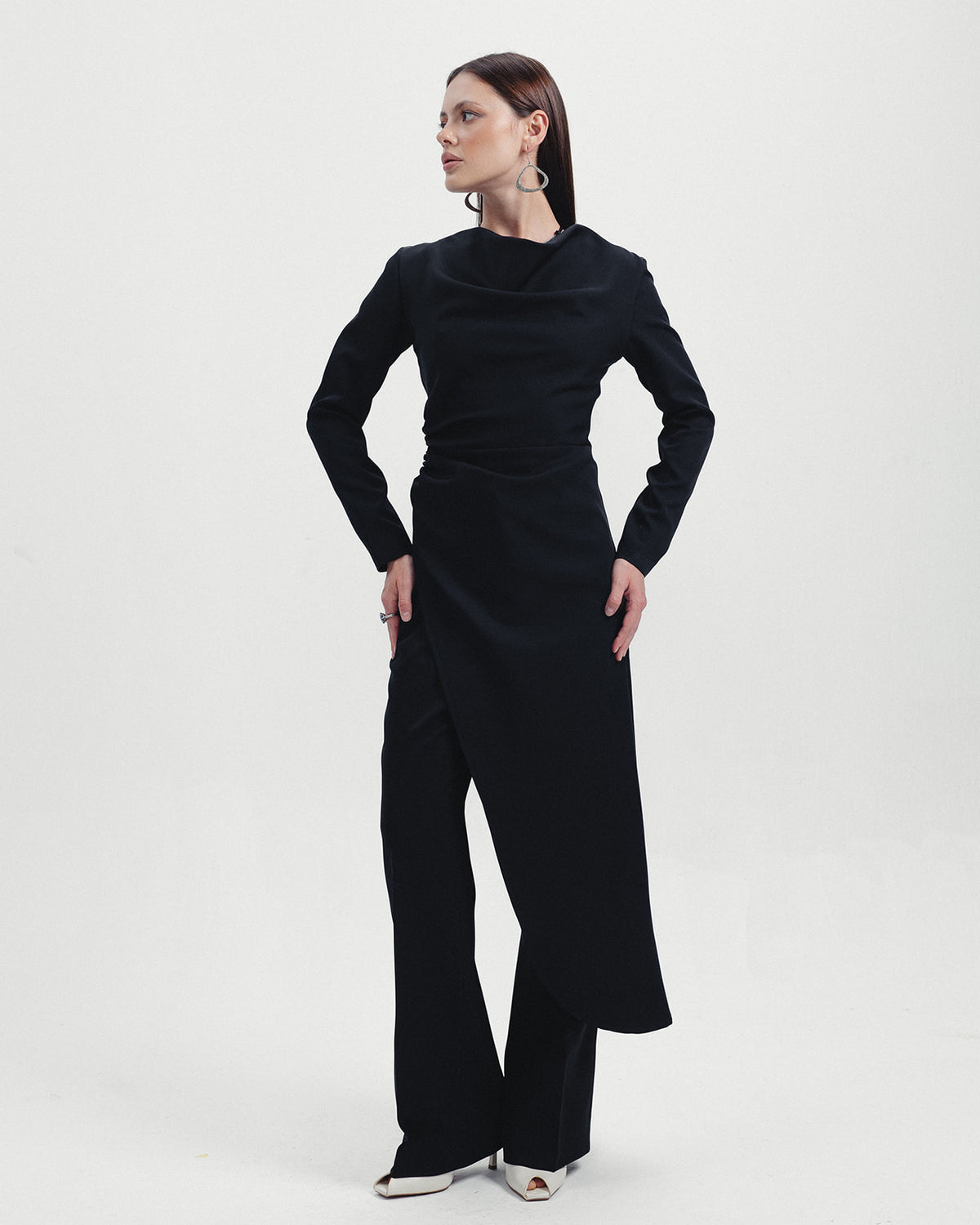 The Athena Long Sleeve Tunic in Noir